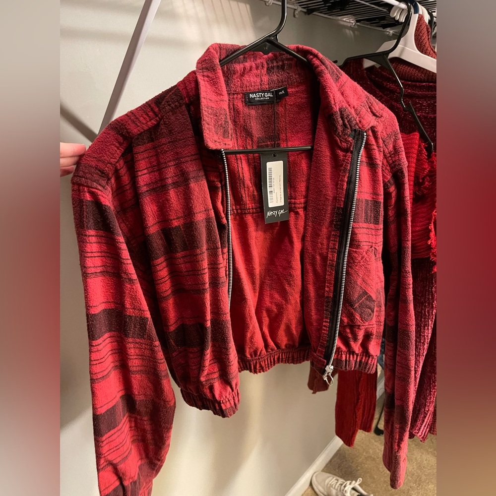 Cropped flannel jacket - red and black